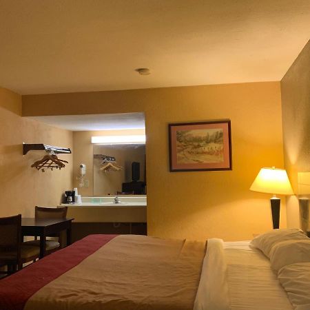 הניבאל Economy Inn & Suites מראה חיצוני תמונה
