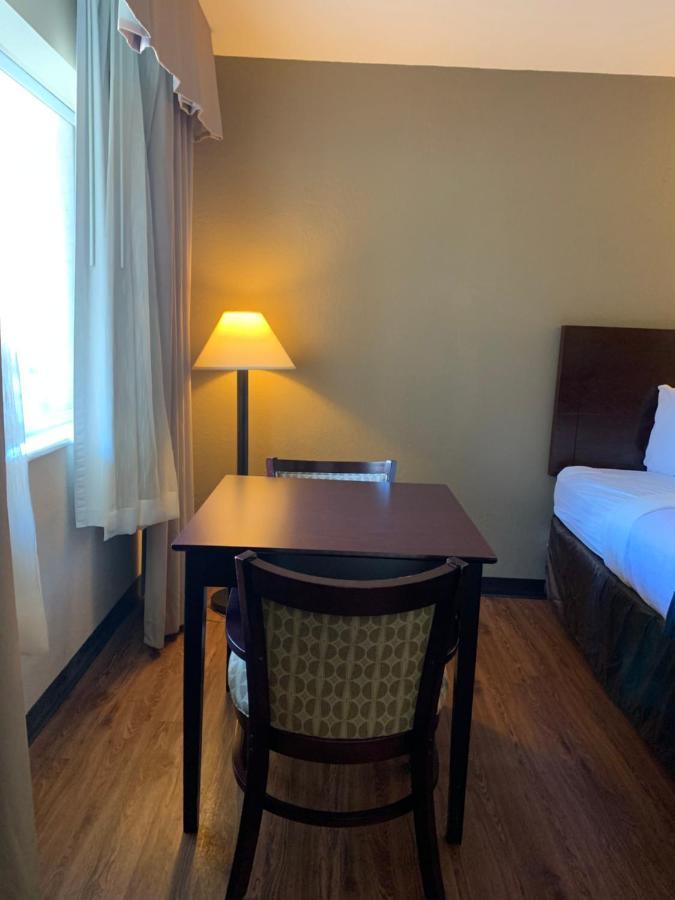 הניבאל Economy Inn & Suites מראה חיצוני תמונה