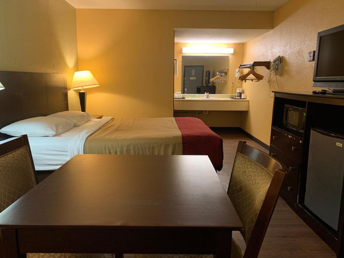 הניבאל Economy Inn & Suites מראה חיצוני תמונה