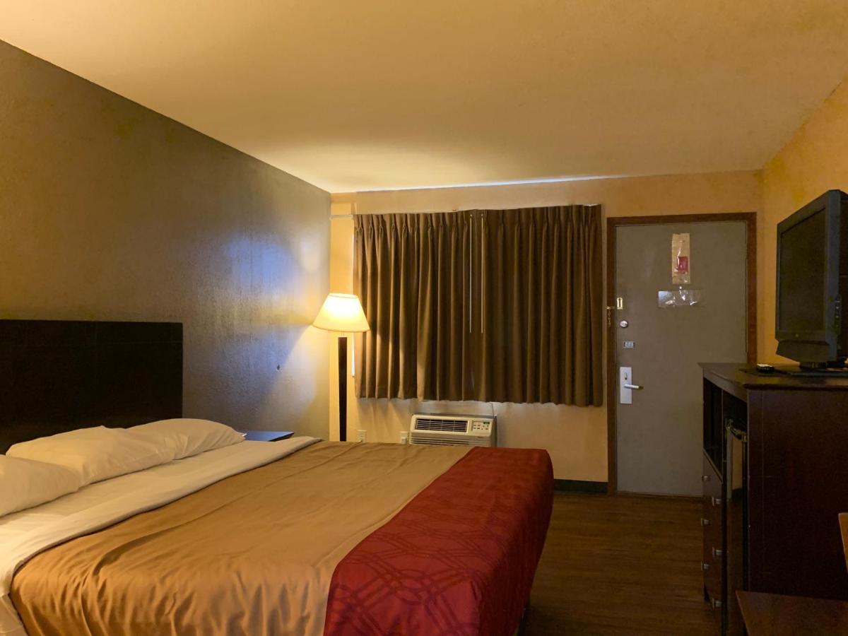 הניבאל Economy Inn & Suites מראה חיצוני תמונה