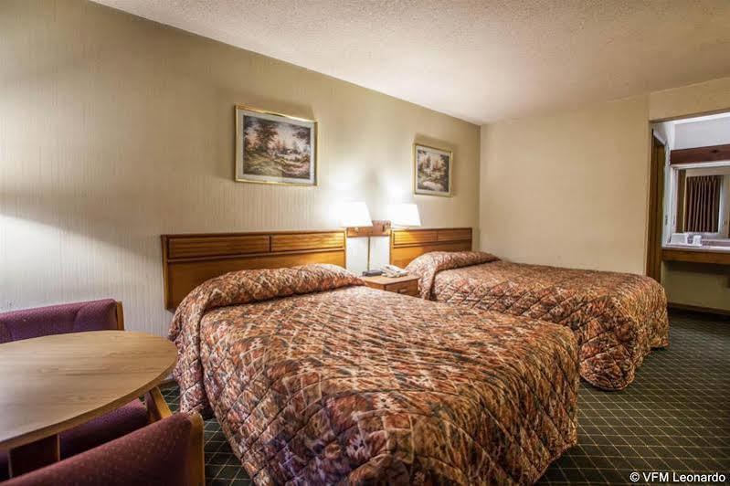 הניבאל Economy Inn & Suites מראה חיצוני תמונה